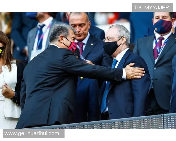 每体:7500人无法及时入场,反对派斥责拉波尔塔侮辱巴萨会员 每体:7500人无法及时入场,反对派斥责拉波尔塔侮辱巴萨会员